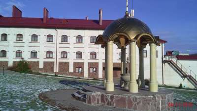 Внутренний двор, Свято-Богородичный Казанский мужской монастырь (село Винновка), Паломнический центр «Святая Русь»