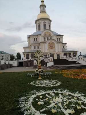 Украшенная Канавка Богородицы, Свято-Троицкий Серафимо-Дивеевский монастырь (село Дивеево), Нижегородская область, Паломнический центр «Святая Русь»