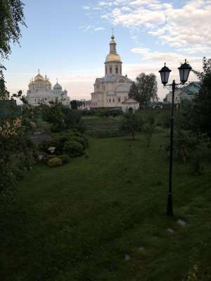 Вид с Канавки Богородицы, Свято-Троицкий Серафимо-Дивеевский монастырь (село Дивеево), Нижегородская область, Паломнический центр «Святая Русь»