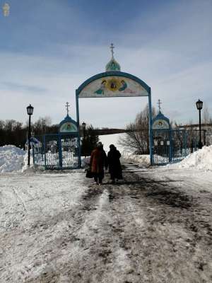 Врата источника, Святой источник «Избавительница от бед», Село Ташла, Паломнический центр «Святая Русь»