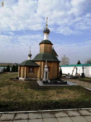 Братское кладбище, Иоанно-Богословский Макаровский мужской монастырь,  Республика Мордовия, Паломнический центр «Святая Русь»