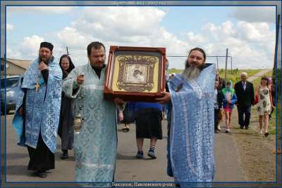 Крестный ход с Чудотворной Казанской Жадовской иконой Божией Матери